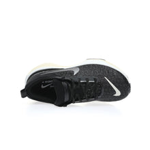 Nike ZoomX Invincible Run 3 Oreo